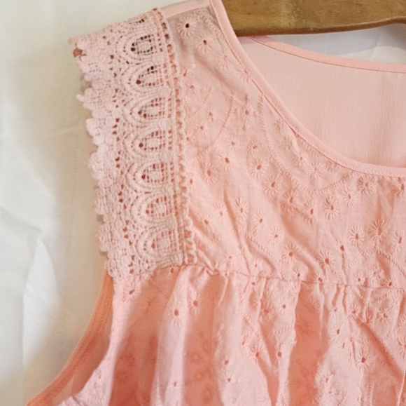 Plus Size Sleeveles Top Blouse 2XL - Picture 3 of 7